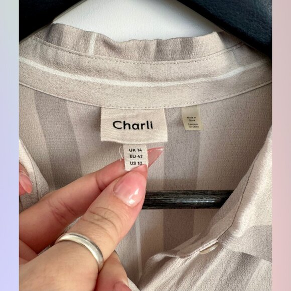 Charli Gray Striped Long Sleeve Blouse – US 10 - Picture 3 of 5